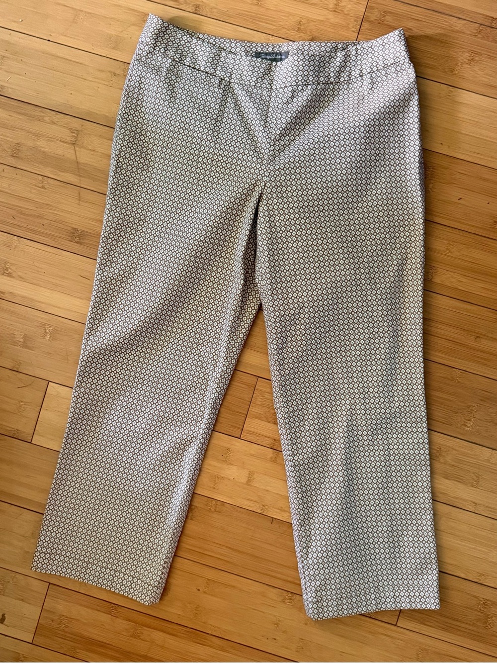 Tommy Bahama Women's Brown Geometric Straight Leg Capris | Size 6 | Cotton